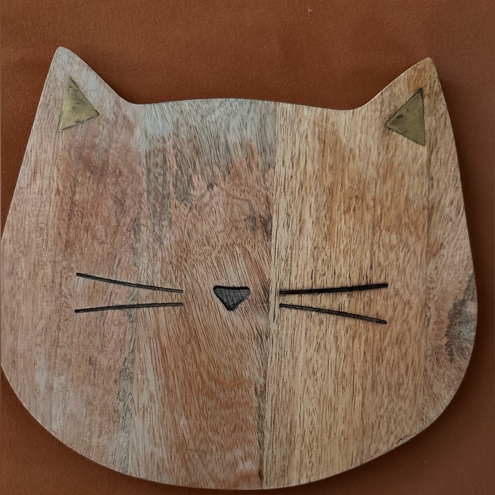 Urban Outfitters Cat Charcuterie Board